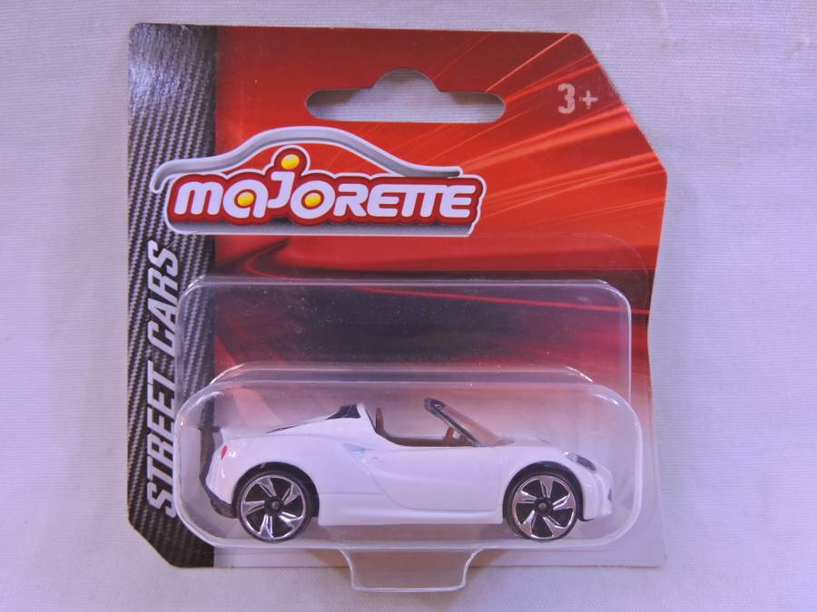 Majorette Alfa Romeo 4C Cabriolet  ( White )  Like Hot Wheels