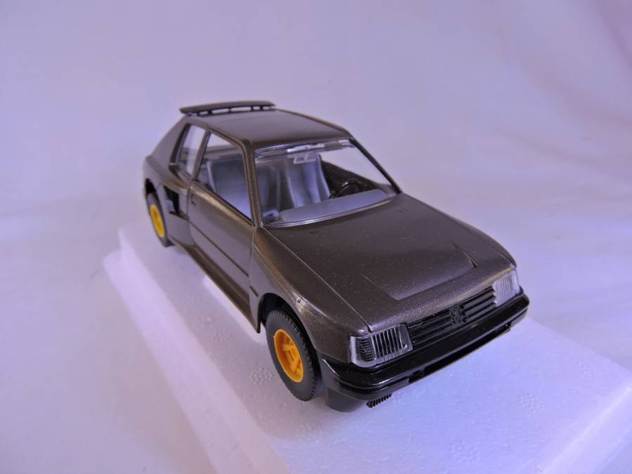 Bburago Peugeot 205 Turbo in Box ( Charcoal ) Rare Model