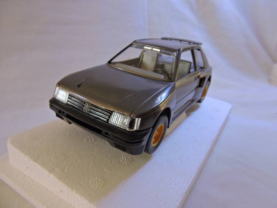 Bburago Peugeot 205 Turbo in Box ( Charcoal ) Rare Model