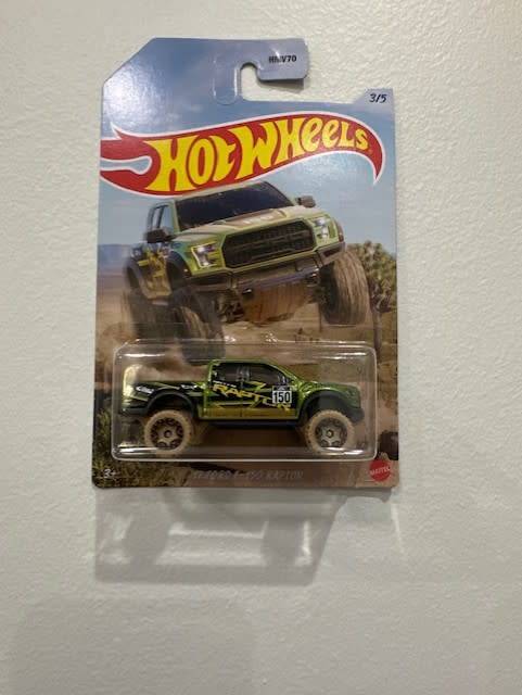 Hot Wheels Mud Trucks 2023 - `17 Ford F-150 Raptor