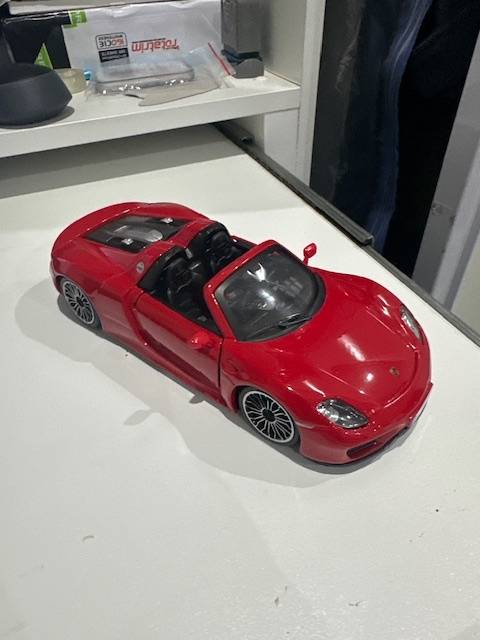 Bburago 1:24 scale Porsche 918 Spyder