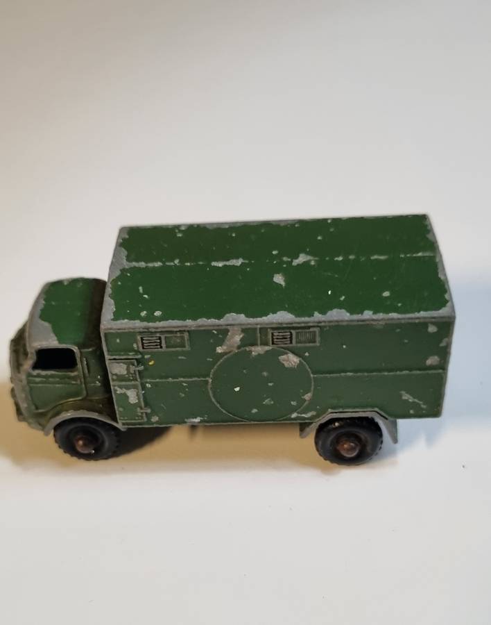 Matchbox Lesney Ford 3 Ton 4x4 Service Ambulance #63A