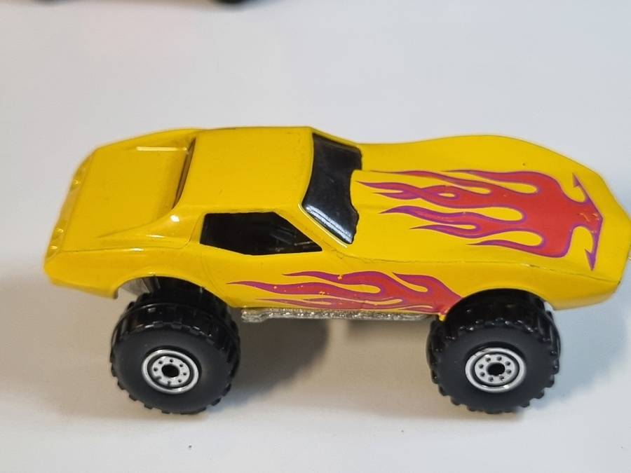 Hot Wheels Vintage 4x4 Monster Corvette Stingray