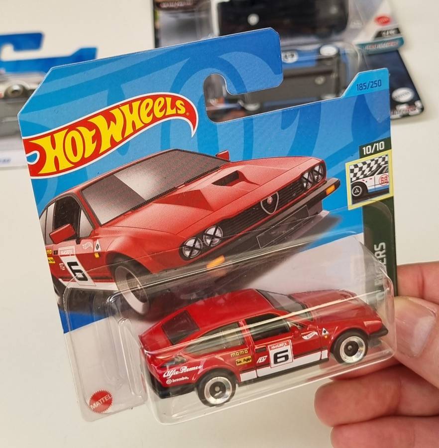 Hot Wheels Alfa Romeo GTV6 3.0