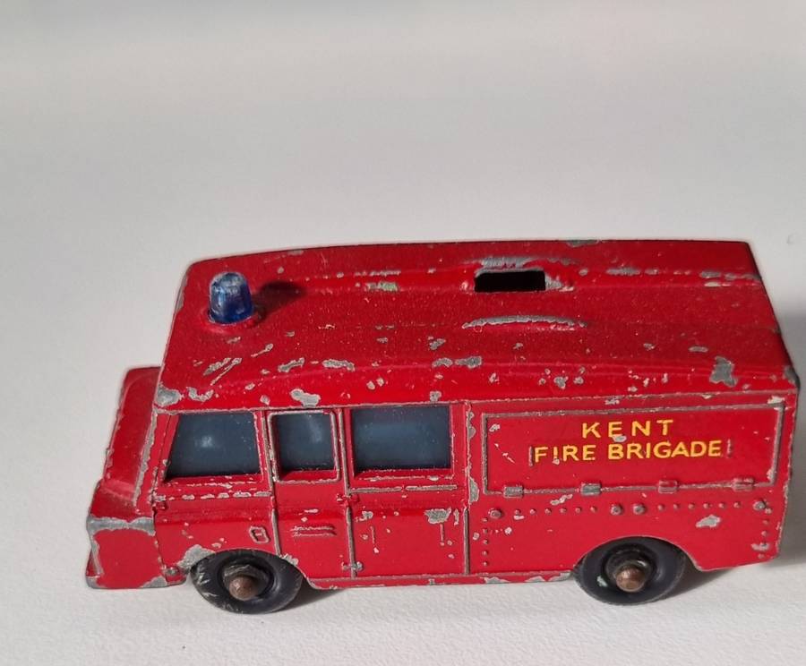 Matchbox Lesney 57C LAND ROVER FIRE ENGINE
