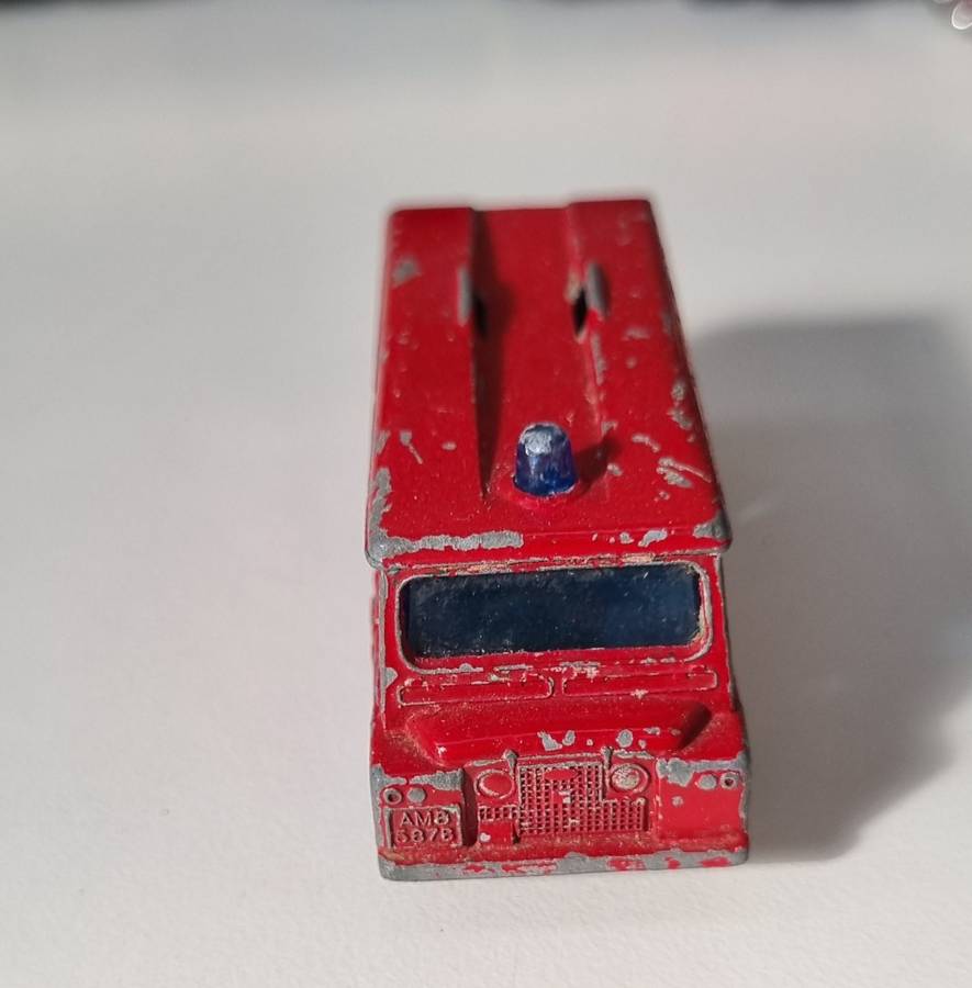 Matchbox Lesney 57C LAND ROVER FIRE ENGINE