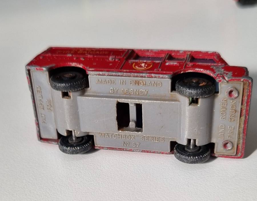 Matchbox Lesney 57C LAND ROVER FIRE ENGINE