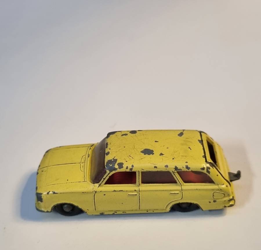 Matchbox Lesney 38B Vauxhall Victor Estate Car