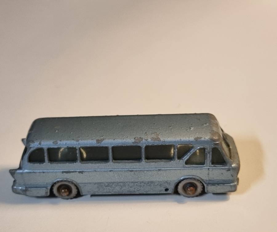 Matchbox Lesney 40B Leyland Royal Tiger Coach