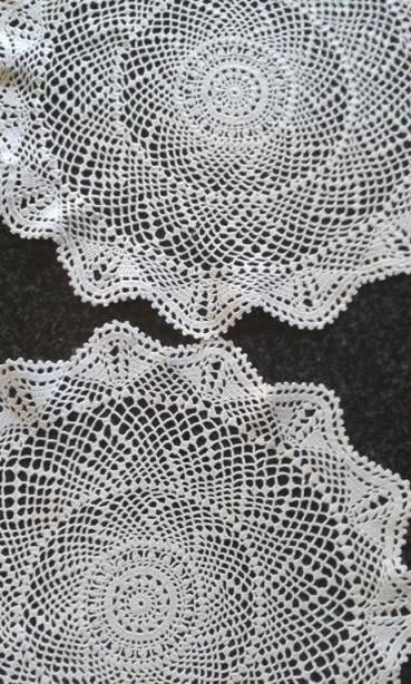 Lovely larger pair vintage cotton crochet doilies 33cm