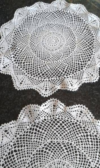 Lovely larger pair vintage cotton crochet doilies 33cm