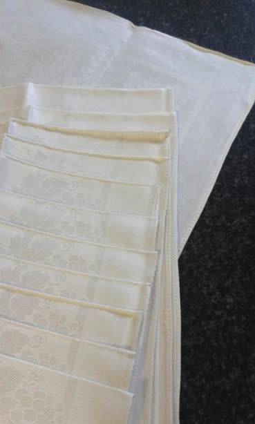 White vintage Irish linen and cotton Damask tablecloth and twelve large dinner napkins