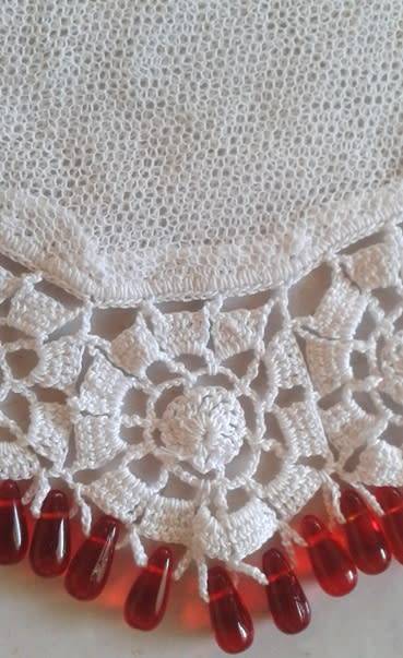 Red glass teardrop beaded doilie net centre