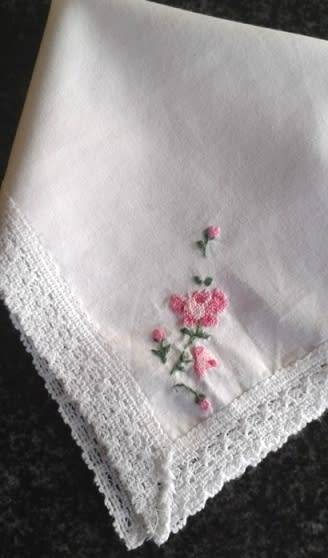 Pretty vintage cotton hanky roses and lace