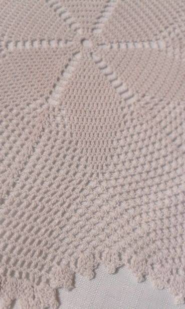 Pale pink vintage cotton doilie 29cm