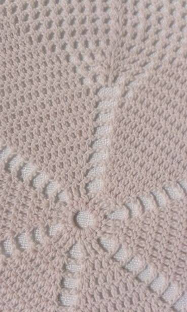 Pale pink vintage cotton doilie 29cm