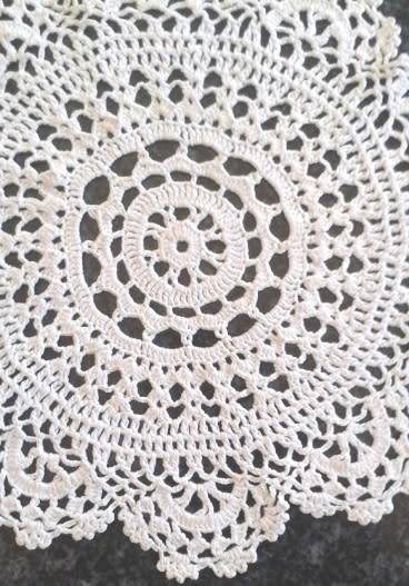 Small vintage cotton crochet doilie 17.5cm pretty edge