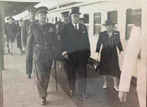 WW2 : TJ NEL (SET OF 4 ) NO191504 WITH PHOTOS