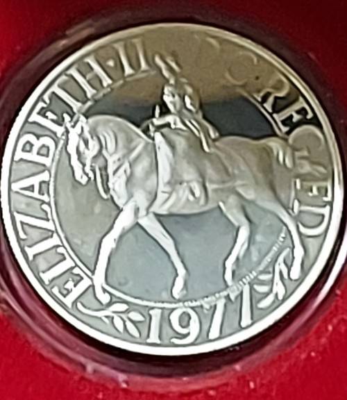 1977 QUEEN ELIZABETH'S JUBILEE SILVER COIN