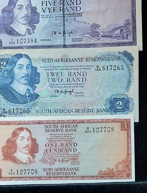 SET OF 4 BANK NOTES ( R1 , R2 , R5 & R10 )
