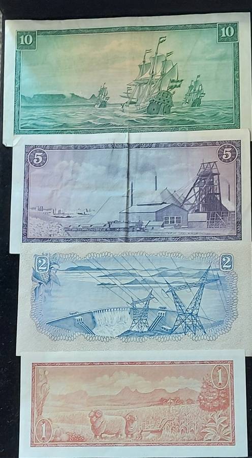 SET OF 4 BANK NOTES ( R1 , R2 , R5 & R10 )
