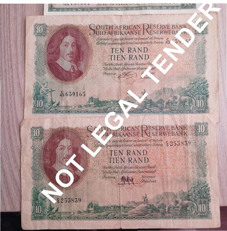 SET OF 4 DIFFERENT R10 NOTES. 1 X MH De Kock , 1 X CL STALS AND 2 X TW DE JONGH