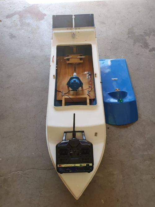 DM Craft R/C Bait Boat