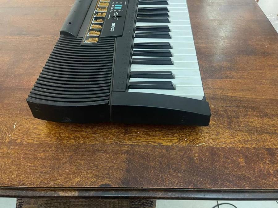 Casio CTK-520L Song Bank Keyboard With Key Lighting System