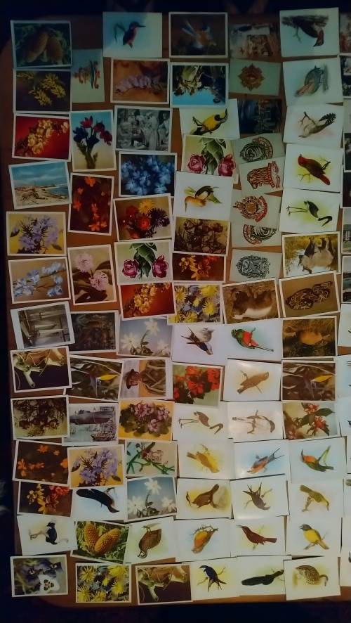 Huge collection of rare vintage cigarette cards High value very collectable!