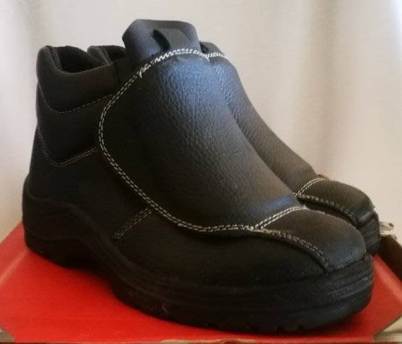 3 Pairs NEW Safety Boots Size 5 FOR ONE BID!