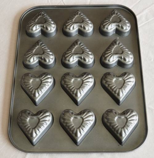 Heart shaped Cupcake tray (bakes 12)