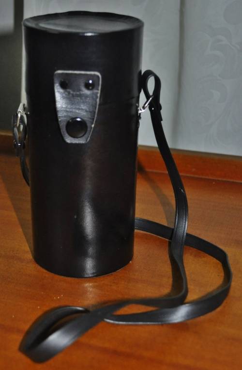 Vintage Tora 80-200mm Auto Zoom Lens No.802242 made in Japan. Includes lined leather case