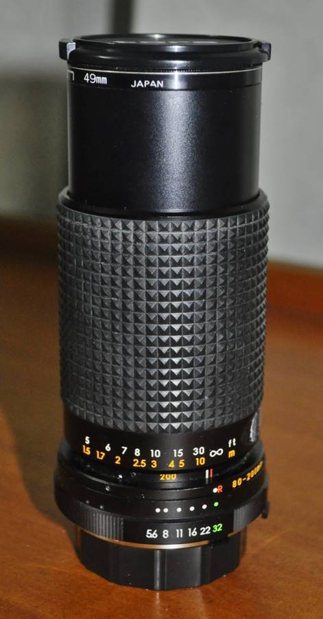 Vintage Tora 80-200mm Auto Zoom Lens No.802242 made in Japan. Includes lined leather case