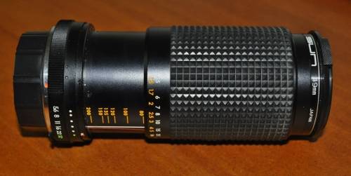 Vintage Tora 80-200mm Auto Zoom Lens No.802242 made in Japan. Includes lined leather case