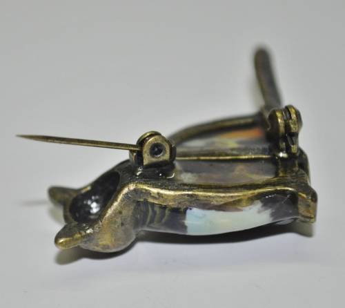 Antique Brass Tone Cat Brooch with Red rhinesTone Eyes signed Honey