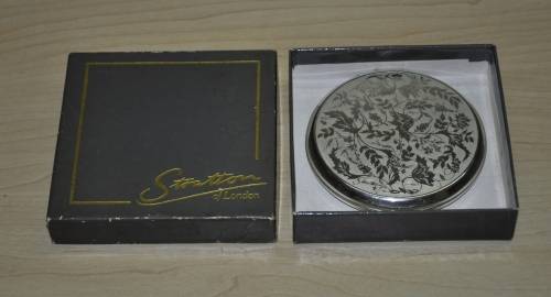 Vintage Silver plated Stratton Powder Compact Made in London c1970 - New, unused, in ordiginal box
