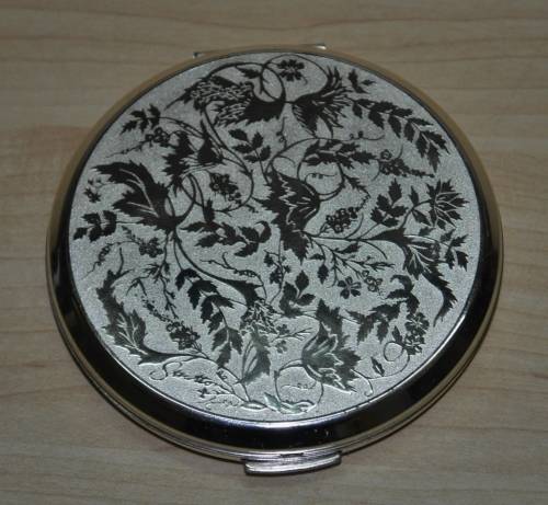 Vintage Silver plated Stratton Powder Compact Made in London c1970 - New, unused, in ordiginal box