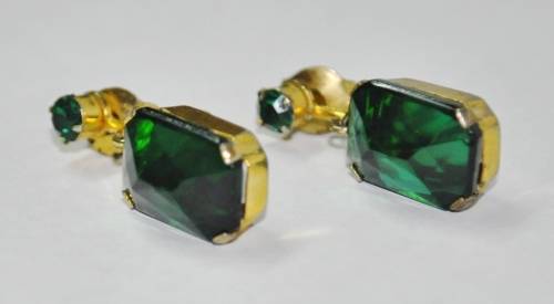 Vintage Gold Tone Emerald Green Crystal Dangling Clip-on Earrings