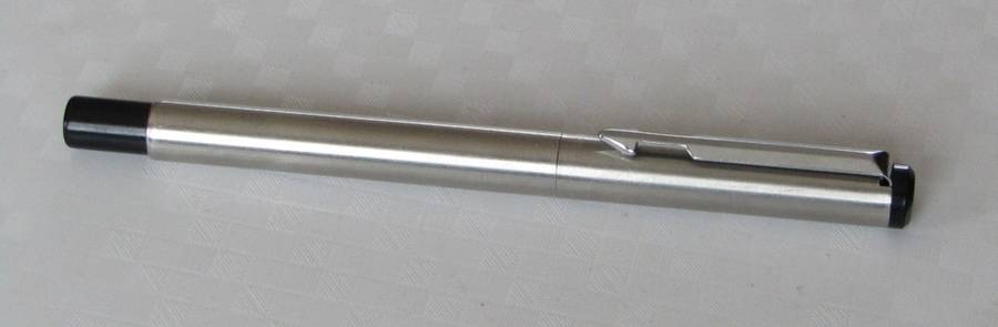 c1980 Parker Vector Silver Metallic Fountain Pen Made in the UK