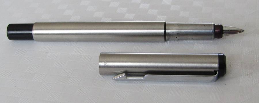 c1980 Parker Vector Silver Metallic Fountain Pen Made in the UK