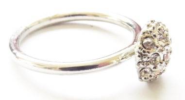 Small fashion ring with cluster of rhinestones