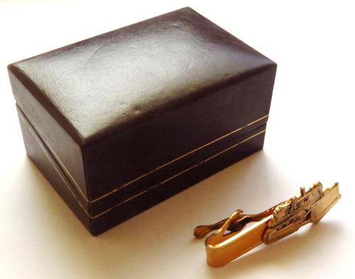 Vintage gold tone bulldozer tie pin in original Caress Jewellers box