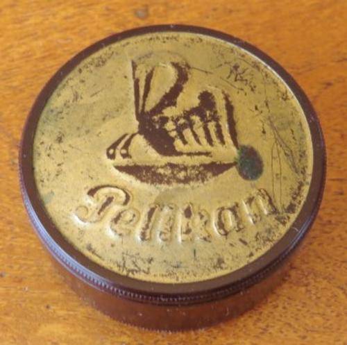 Vintage Pelican - Gunther Wagner Bakelite box made in 1950