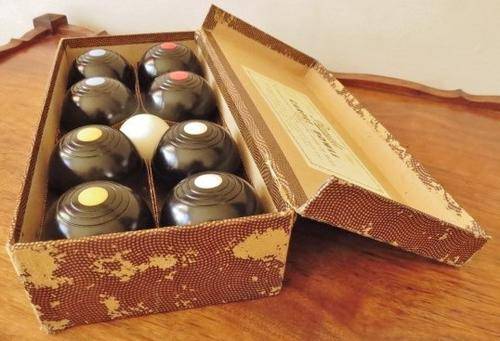 Vintage 1930's set of Banda carpet bowls in original box with rules booklet and rubber toe mat