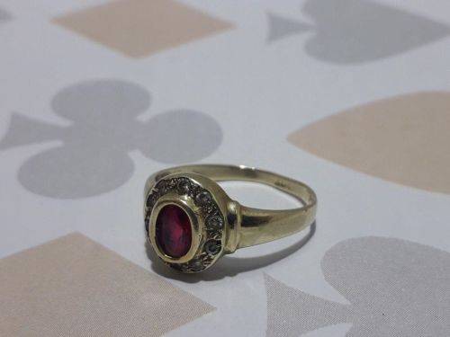 OLD VINTAGE 9 CT RING INLAY WITH AN OVAL RED RUBY 0.50ct