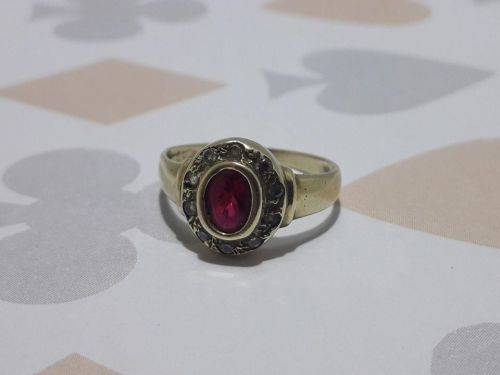 OLD VINTAGE 9 CT RING INLAY WITH AN OVAL RED RUBY 0.50ct