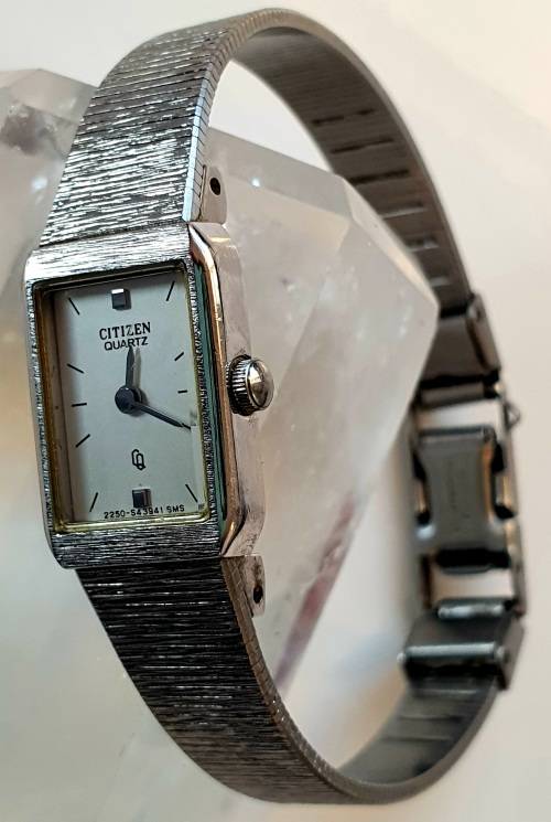 Stunning Wrist Watch - ORIGINAL VINTAGE CITIZEN - QUARTZ - Remarkable Condition