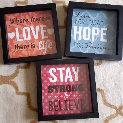 Gorgeous box frames with glass front! 18x18cm. Please read listing.