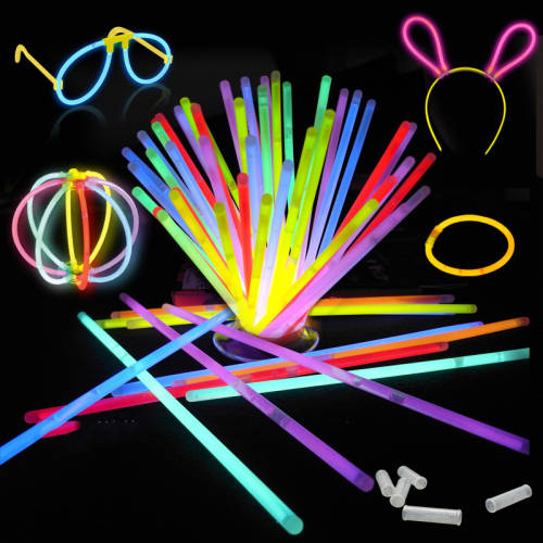 CLEARANCE SALE!! Glow sticks 100 pieces per bid. View other clearance auctions!