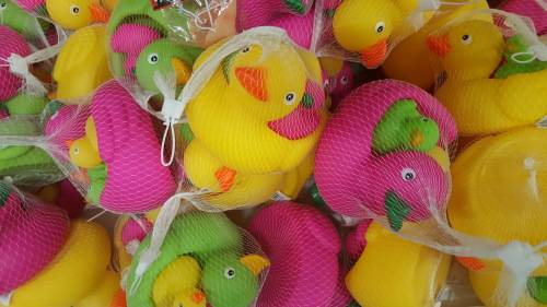 BIG Bath duck set. REDUCED TO CLEAR!! View other clearance auctions!